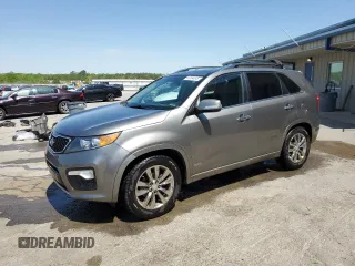 2012 Kia Sorento SX z VIN 5XYKWDA22CG285118, wystawiony jako Copart lot #53094845 z przebiegiem 210 038 mil mil oraz Szkoda całkowita • Salvage title. Historia ofert i sprzedaży dostępna na DreamBid. Obrazek 1.