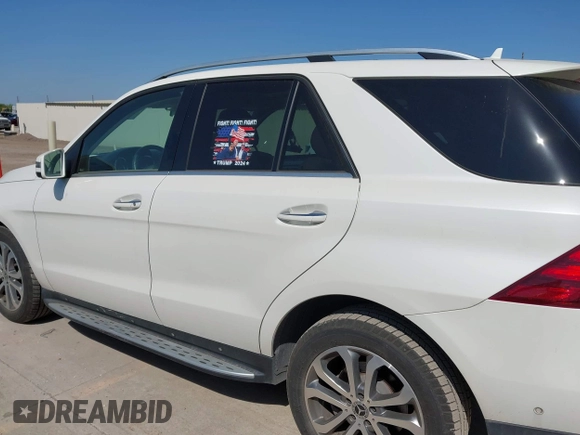 2017 Mercedes-Benz GLE 350 z VIN 4JGDA5HB3HA983856, wystawiony jako IAAI lot #41952807 z przebiegiem 51 106 mil mil oraz . Historia ofert i sprzedaży dostępna na DreamBid. Obrazek 15.