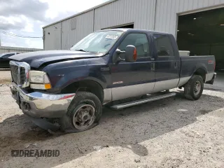 2004 Ford Super Duty F-250 XL with VIN 1FTNW21PX4EB14382, listed as a Copart auction lot 52510005 with 230,334 mi miles and Salvage Title. Bid and sale history available at carsss.com. Image 1.