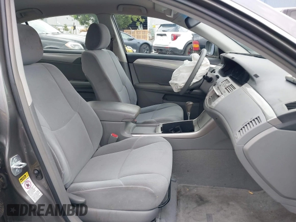 2007 Toyota Avalon XL z VIN 4T1BK36B97U185001, wystawiony jako IAAI lot #39698759 z przebiegiem 132 230 mil mil oraz . Historia ofert i sprzedaży dostępna na DreamBid. Obrazek 5.