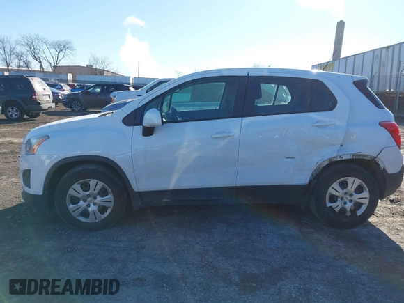 2015 Chevrolet Trax LS with VIN KL7CJKSB8FB113628, listed as a IAAI auction lot 41465345 with 89,245 mi miles. Bid and sale history available at carsss.com. Image 13.
