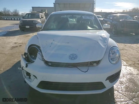 2019 Volkswagen Beetle S with VIN 3VWFD7AT6KM719279, listed as a Copart auction lot 89217255 with 40,438 mi miles and Salvage Title. Bid and sale history available at carsss.com. Image 14.