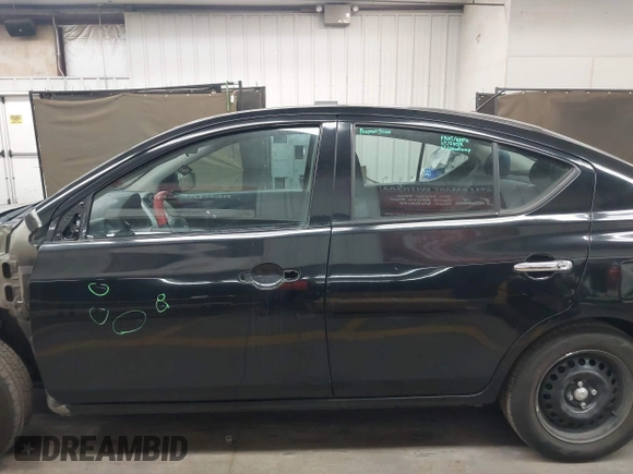 2019 Nissan Versa SV z VIN 3N1CN7APXKL808206, wystawiony jako IAAI lot #41828460 z przebiegiem 95 918 mil mil oraz . Historia ofert i sprzedaży dostępna na DreamBid. Obrazek 15.