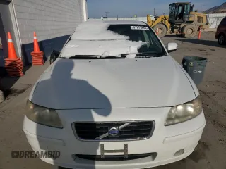 2007 Volvo S60 2.5L Turbo with VIN YV1RS592772610022, listed as a Copart auction lot 87275864 with 255,268 mi miles and Clean Title. Bid and sale history available at carsss.com. Image 5.