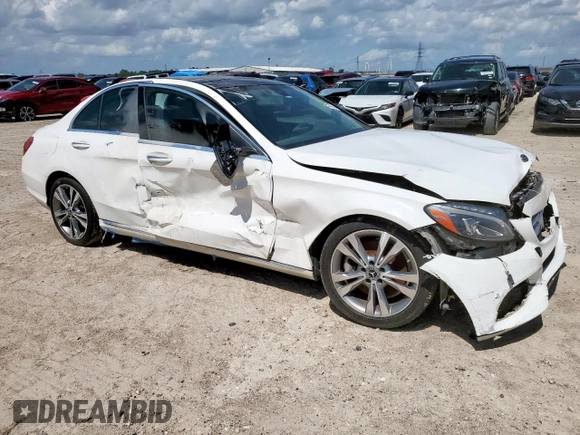 2017 Mercedes-Benz C 300 with VIN 55SWF4JB7HU218562, listed as a Copart auction lot 84449414 with 91,073 mi miles and Salvage title. Bid and sale history available at DreamBid. Image 4.
