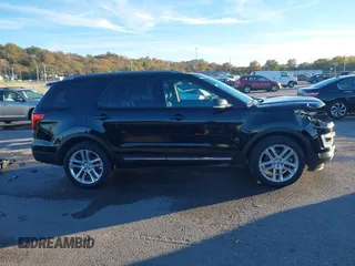 2017 Ford Explorer XLT z VIN 1FM5K8D8XHGB89706, wystawiony jako IAAI lot #40753077 z przebiegiem 96 578 mil mil oraz . Historia ofert i sprzedaży dostępna na DreamBid. Obrazek 14.