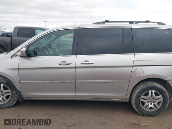 2005 Honda Odyssey EX-L with VIN 5FNRL38675B505695, listed as a IAAI auction lot 40931430 with 337,403 mi miles. Bid and sale history available at carsss.com. Image 15.