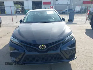 2022 Toyota Camry SE with VIN 4T1T11AK4NU639042, listed as a IAAI auction lot 41064319 with 33,078 mi miles. Bid and sale history available at carsss.com. Image 12.