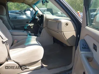 2003 Chevrolet Silverado 1500 with VIN 2GCEC19T531235891, listed as a IAAI auction lot 42026640 with 366,488 mi miles and . Bid and sale history available at DreamBid. Image 5.