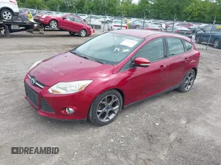 2014 Ford Focus SE z VIN 1FADP3K26EL412058, wystawiony jako IAAI lot #42367220 z przebiegiem 119 568 mil mil oraz . Historia ofert i sprzedaży dostępna na DreamBid. Obrazek 2.