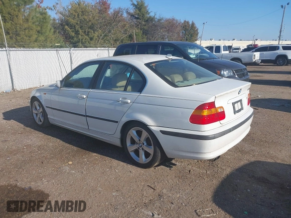 2005 BMW 3 Series 330i with VIN WBAEV53425KM42421, listed as a IAAI auction lot 41001073 with 188,472 mi miles and . Bid and sale history available at carsss.com. Image 3.