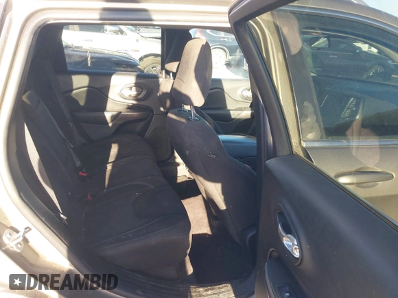 2019 Jeep Cherokee Latitude with VIN 1C4PJMCX7KD127657, listed as a IAAI auction lot 41756436 with 117,483 mi miles. Bid and sale history available at carsss.com. Image 8.