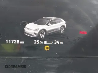 2023 Volkswagen ID.4 S z VIN 1V25MPE87PC018469, wystawiony jako IAAI lot #41243255 z przebiegiem 11 728 mil mil oraz . Historia ofert i sprzedaży dostępna na DreamBid. Obrazek 16.
