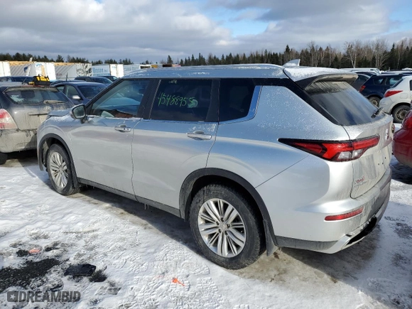 2024 Mitsubishi Outlander SE with VIN JA4J4VA8XRZ608024, listed as a Copart auction lot 45488955 with 11,283 mi miles and Salvage Title. Bid and sale history available at carsss.com. Image 2.
