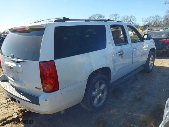 2007 Chevrolet Suburban LT with VIN 1GNFK163X7R395751, listed as a IAAI auction lot 41445644 with 361,993 mi miles. Bid and sale history available at carsss.com. Image 4.