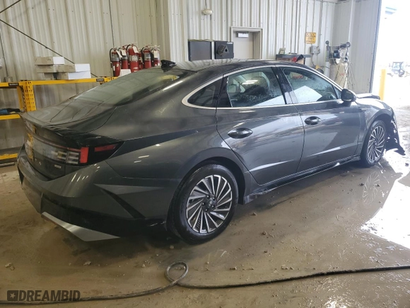 2024 Hyundai Sonata Hybrid SEL with VIN KMHL34JJ9RA098516, listed as a Copart auction lot 46903415 with 17,651 mi miles and Non Repairable. Bid and sale history available at carsss.com. Image 3.