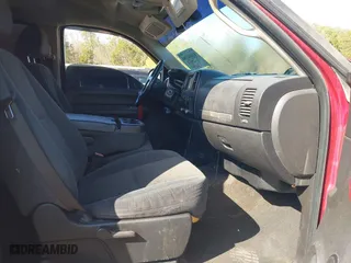2007 Chevrolet Silverado 1500 LS with VIN 2GCEK13C671589369, listed as a IAAI auction lot 41894280 with 226,687 mi miles. Bid and sale history available at carsss.com. Image 5.