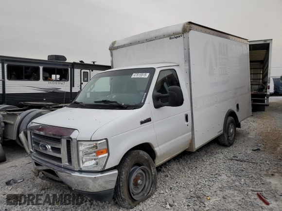 2016 Ford Econoline Commercial z VIN 1FDWE3FS1GDC51632, wystawiony jako Copart lot #47815915 z przebiegiem 94 404 mil mil oraz Szkoda całkowita • Salvage title. Historia ofert i sprzedaży dostępna na DreamBid. Obrazek 2.