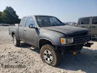 1997 Toyota T100 SR5 with VIN JT4UN24D8V0043620, listed as a Copart auction lot 86747534 with 185,470 mi miles and Salvage Title. Bid and sale history available at DreamBid. Image 4.