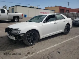 2019 Chrysler 300 with VIN 2C3CCABG3KH682802, listed as a Copart auction lot 65768694 with 95,862 mi miles and Salvage Title. Bid and sale history available at carsss.com. Image 1.