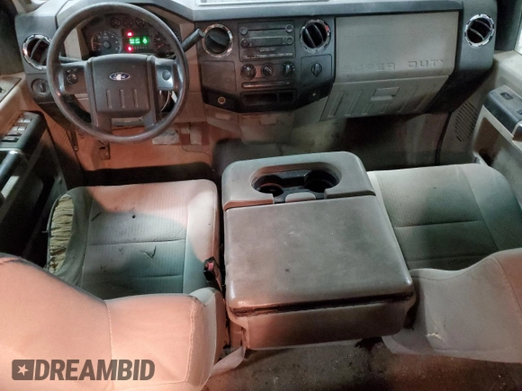 2008 Ford F-250 XL with VIN 1FTSW20528ED44586, listed as a Copart auction lot 83559544 with 325,052 mi miles and Salvage title. Bid and sale history available at DreamBid. Image 8.
