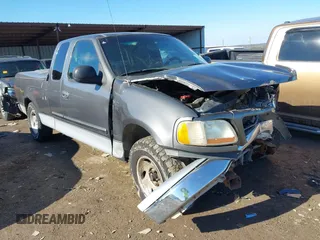 2003 Ford F-150 XL z VIN 2FTRX17W63CA93767, wystawiony jako IAAI lot #41321830 z przebiegiem Nie podano mil oraz . Historia ofert i sprzedaży dostępna na DreamBid. Obrazek 1.