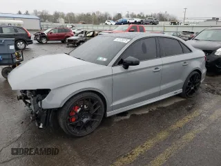 2018 Audi RS 3 z VIN WUABWGFF5J1906073, wystawiony jako Copart lot #52125575 z przebiegiem 24 854 mil mil oraz Szkody całkowita. Historia ofert i sprzedaży dostępna na DreamBid. Obrazek 1.