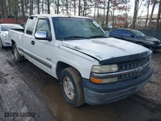 2001 Chevrolet Silverado 1500 LS with VIN 2GCEC19T111166937, listed as a IAAI auction lot 41422853 with 245,458 mi miles. Bid and sale history available at carsss.com. Image 1.