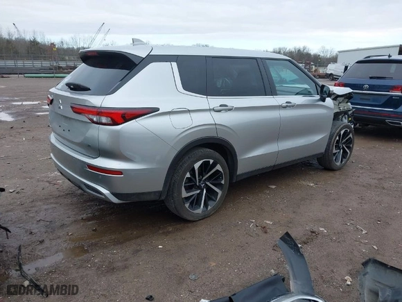 2022 Mitsubishi Outlander SE with VIN JA4J3UA89NZ024351, listed as a IAAI auction lot 41527162 with 29,718 mi miles. Bid and sale history available at carsss.com. Image 4.
