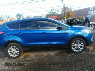 2017 Ford Escape SE with VIN 1FMCU0GD2HUE88197, listed as a IAAI auction lot 40765042 with 87,604 mi miles. Bid and sale history available at carsss.com. Image 13.