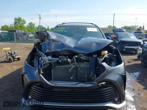 2024 Toyota Highlander LE with VIN 5TDKDRBH2RS568670, listed as a IAAI auction lot 42549212 with 10,600 mi miles and . Bid and sale history available at DreamBid. Image 6.