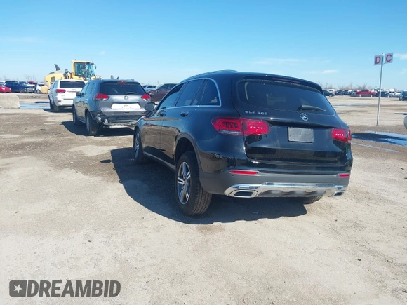2022 Mercedes-Benz GLC with VIN W1N0G8DBXNV360675, listed as a IAAI auction lot 41652144 with 37,235 mi miles. Bid and sale history available at carsss.com. Image 3.