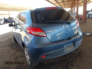 2014 Mazda 2 Sport z VIN JM1DE1KZ3E0172194, wystawiony jako IAAI lot #42305715 z przebiegiem 154 050 mil mil oraz . Historia ofert i sprzedaży dostępna na DreamBid. Obrazek 3.
