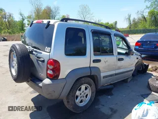 2007 Jeep Liberty Sport z VIN 1J4GL48KX7W539150, wystawiony jako IAAI lot #42104035 z przebiegiem 222 021 mil mil oraz . Historia ofert i sprzedaży dostępna na DreamBid. Obrazek 4.