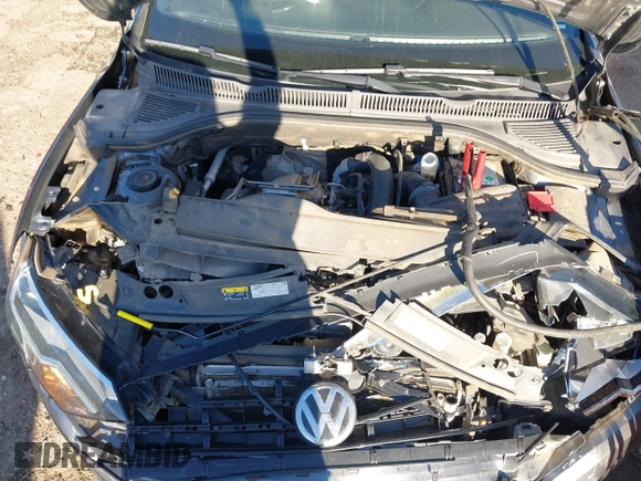 2020 Volkswagen Jetta S z VIN 3VWCB7BU1LM039193, wystawiony jako IAAI lot #42305897 z przebiegiem 108 319 mil mil oraz . Historia ofert i sprzedaży dostępna na DreamBid. Obrazek 10.