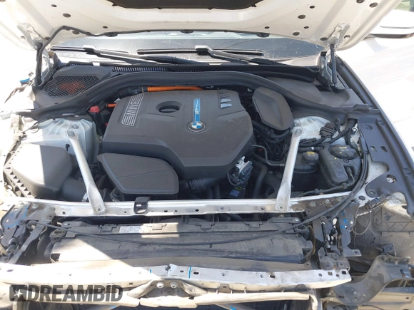 2019 BMW 5 Series 530e with VIN WBAJA9C53KB391999, listed as a IAAI auction lot 42311824 with 79,196 mi miles and . Bid and sale history available at DreamBid. Image 10.