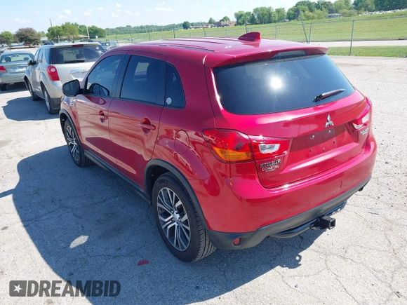 2017 Mitsubishi Outlander ES z VIN JA4AP3AU6HZ010715, wystawiony jako IAAI lot #42158067 z przebiegiem 57 548 mil mil oraz . Historia ofert i sprzedaży dostępna na DreamBid. Obrazek 3.