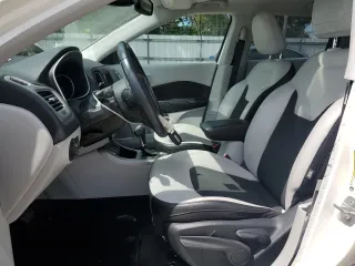 2019 Jeep Compass Altitude with VIN 3C4NJCBB0KT692494, listed as a Copart auction lot 60972975 with 75,517 mi miles and Salvage title. Bid and sale history available at DreamBid. Image 7.