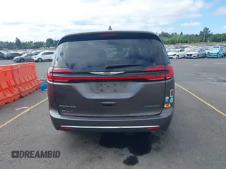 2022 Chrysler Pacifica Hybrid Limited with VIN 2C4RC1S72NR123083, listed as a IAAI auction lot 42623725 with 36,789 mi miles and . Bid and sale history available at DreamBid. Image 16.