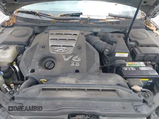 2007 Hyundai Azera SE with VIN KMHFC46F97A215820, listed as a IAAI auction lot 42120029 with 211,069 mi miles. Bid and sale history available at carsss.com. Image 10.
