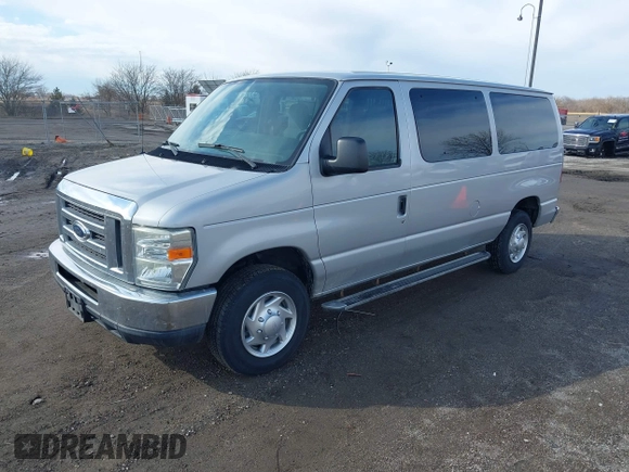 2010 Ford Econoline Passenger XL z VIN 1FBNE3BL8ADA65211, wystawiony jako IAAI lot #41659231 z przebiegiem 173 471 mil mil oraz . Historia ofert i sprzedaży dostępna na DreamBid. Obrazek 2.