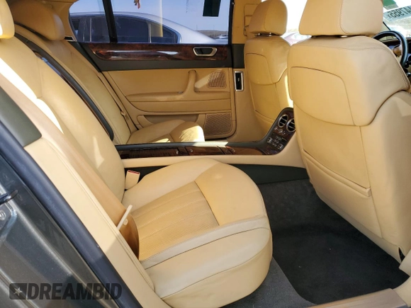 2006 Bentley Flying Spur z VIN SCBBR53W26C036567, wystawiony jako Copart lot #51447955 z przebiegiem 54 265 mil mil oraz Tytuł czysty. Historia ofert i sprzedaży dostępna na DreamBid. Obrazek 10.
