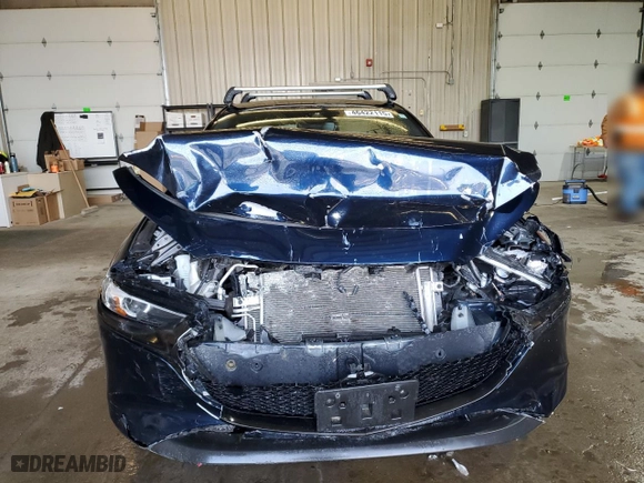 2019 Mazda Mazda3 Hatchback with VIN JM1BPBJM2K1137911, listed as a Copart auction lot 46422115 with 70,101 mi miles and Salvage Title. Bid and sale history available at carsss.com. Image 5.