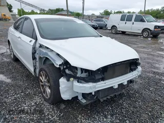2017 Ford Fusion SE z VIN 3FA6P0HD1HR353099, wystawiony jako IAAI lot #42359073 z przebiegiem 135 274 mil mil oraz . Historia ofert i sprzedaży dostępna na DreamBid. Obrazek 1.