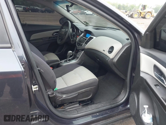 2014 Chevrolet Cruze LS with VIN 1G1PA5SG3E7319385, listed as a IAAI auction lot 42264380 with 124,525 mi miles and . Bid and sale history available at DreamBid. Image 5.