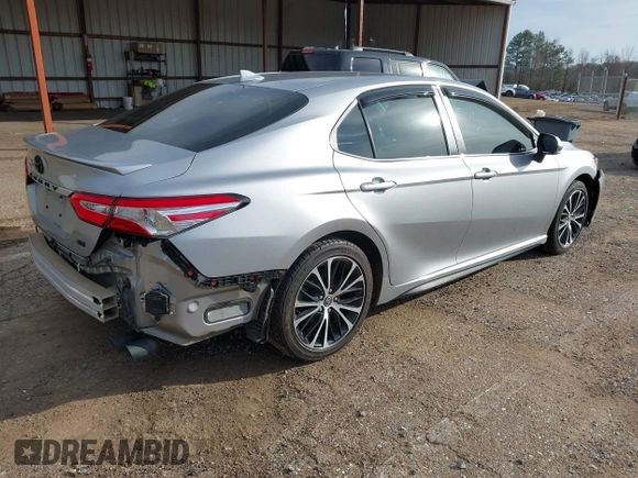 2020 Toyota Camry SE with VIN 4T1M11AK2LU869485, listed as a IAAI auction lot 41593137 with 90,501 mi miles. Bid and sale history available at carsss.com. Image 4.