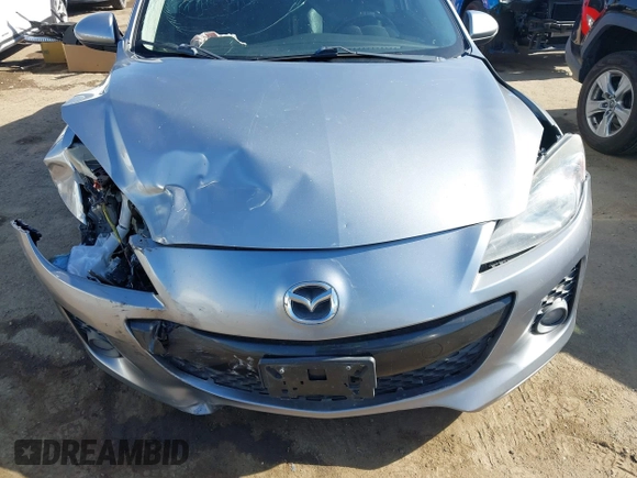 2013 Mazda 3 i Grand Touring z VIN JM1BL1WP0D1736124, wystawiony jako IAAI lot #42271018 z przebiegiem 124 478 mil mil oraz . Historia ofert i sprzedaży dostępna na DreamBid. Obrazek 6.