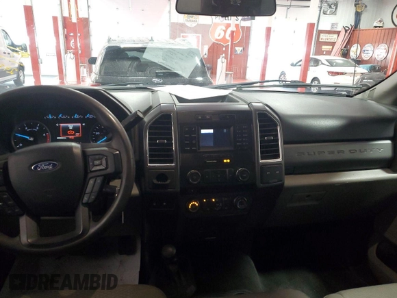 2017 Ford F-250 Lariat z VIN 1FT7W2BT0HEB48762, wystawiony jako IAAI lot #42575793 z przebiegiem 293 602 mil mil oraz . Historia ofert i sprzedaży dostępna na DreamBid. Obrazek 8.