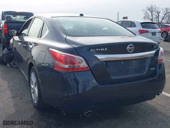 2013 Nissan Altima 2.5 SV with VIN 1N4AL3AP2DC106453, listed as a IAAI auction lot 41613630 with 142,659 mi miles. Bid and sale history available at carsss.com. Image 3.