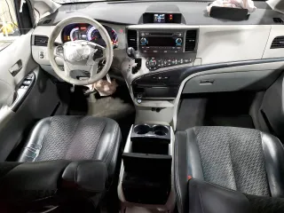 2011 Toyota Sienna SE с VIN 5TDXK3DC9BS117896, выставлен на аукционе Copart как лот 50712425 с пробегом 176 182 миль миль и Списание • Salvage title. История ставок и продаж доступна на DreamBid. Изображение 8.